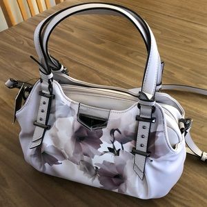Simply Vera Vera Wang Buena Satchel